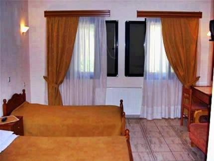 Guesthouse Bizani Neo Mpizani Esterno foto