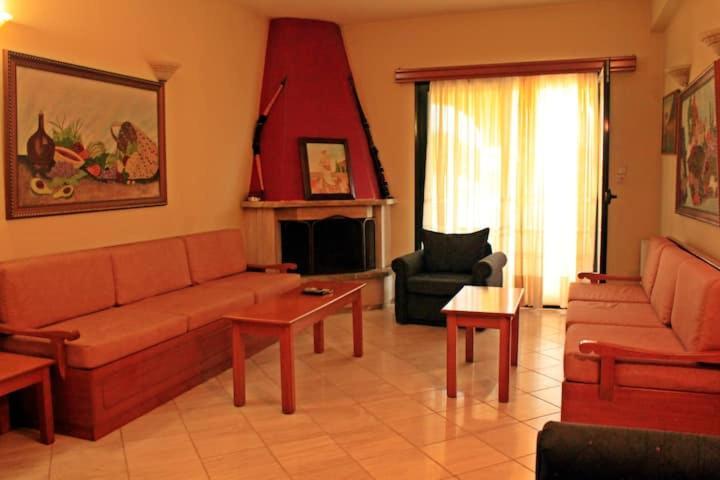 Guesthouse Bizani Neo Mpizani Esterno foto