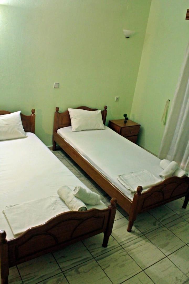 Guesthouse Bizani Neo Mpizani Esterno foto